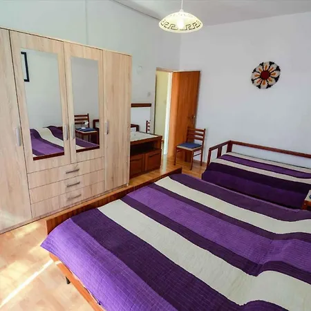 In Pula With Two-bedrooms 7 Apartment Pjescana Uvala