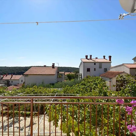 In Pula With Two-bedrooms 7 Apartment