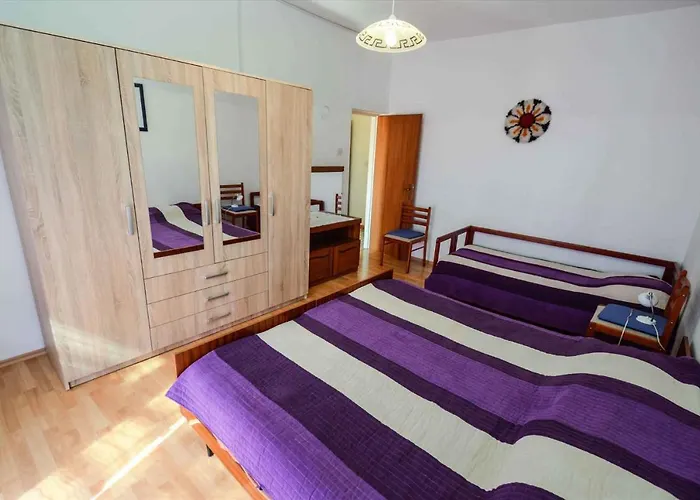 In With Two-bedrooms 7 아파트 풀라